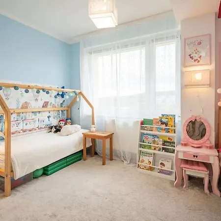 شقة Children Friendly With Babysitter Available! & Free Parking *